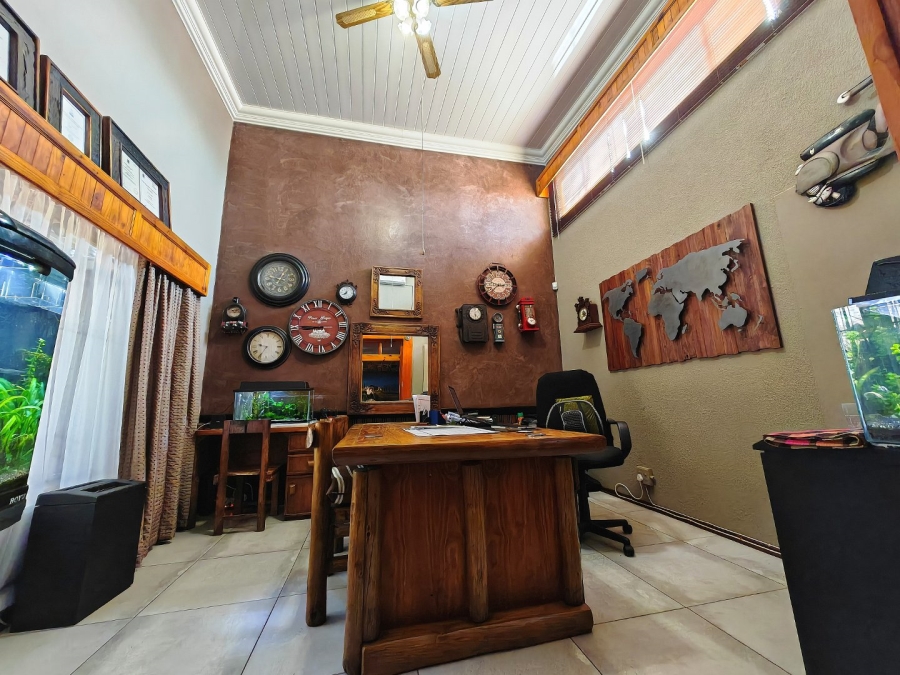 6 Bedroom Property for Sale in Dan Pienaar Free State
